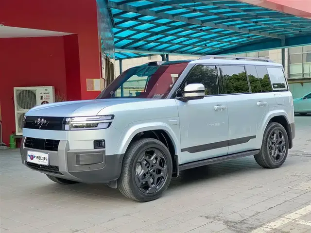 Fang Cheng Bao Titanium 7 2025 AWD Base Model