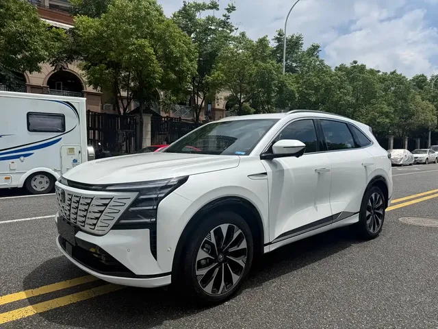 Changan CS75 PLUS 2025 4th Gen UItra 2.0T New Blue Whale Smart Power Type