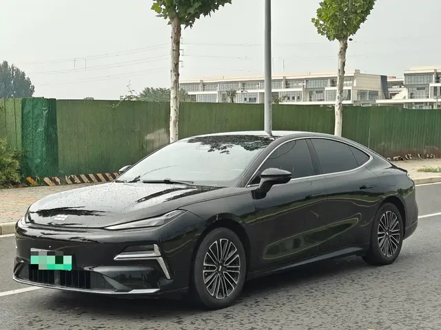 Geely Galaxy Xingyao 8 2025 130km EM-i Premium Edition