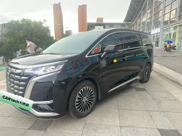 Denza D9 2024 DM-i 980 AWD Prestige