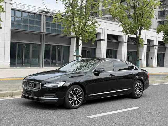 Volvo S90 2023 B5 Intelligent Comfort Luxury Edition