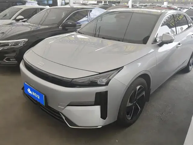 Geely Galaxy L6 2024 125km PLUS Soaring Dragon Edition