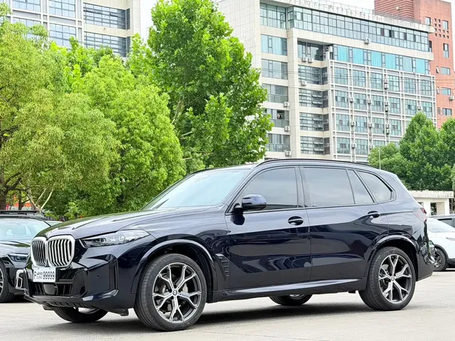 BMW X5 2023 xDrive 30Li Premium M Sport Package