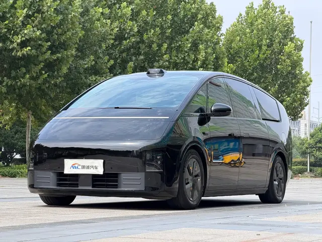 Li Auto MEGA 2024 Ultra