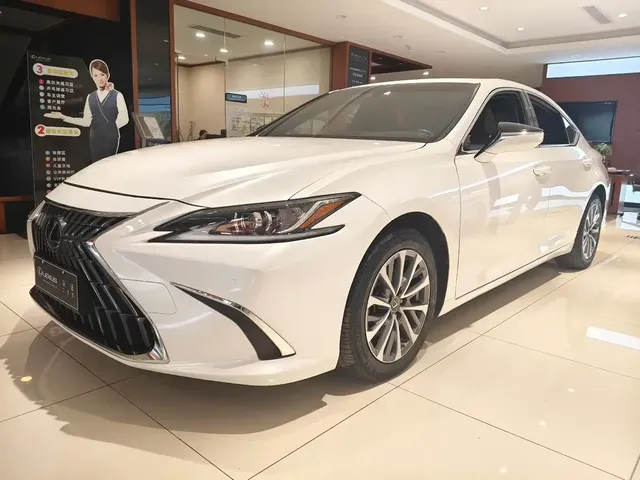 Lexus ES 2023 260 Excellence