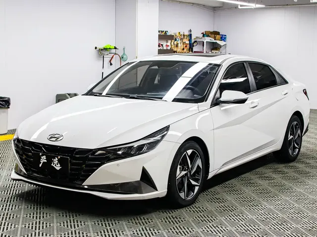 Hyundai Elantra 2022 1.5L CVT LUX Premium Edition