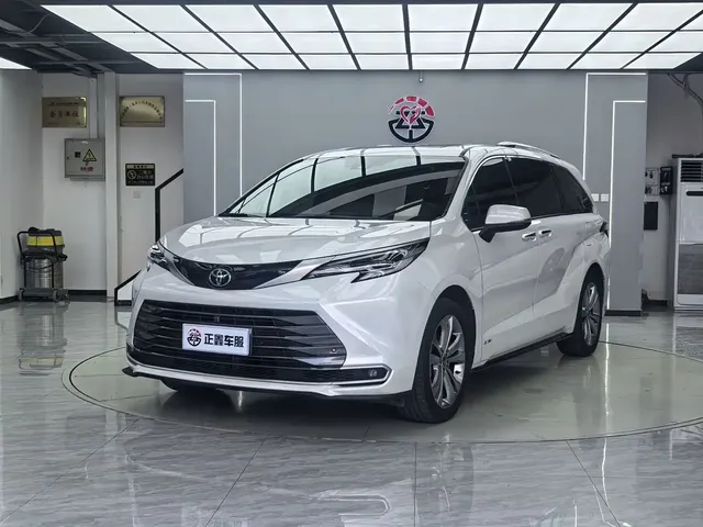 Toyota Sienna 2024 2.5L Hybrid Premium Edition