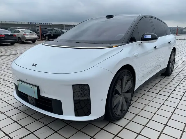 Li Auto i6 2025 4WD Base Model