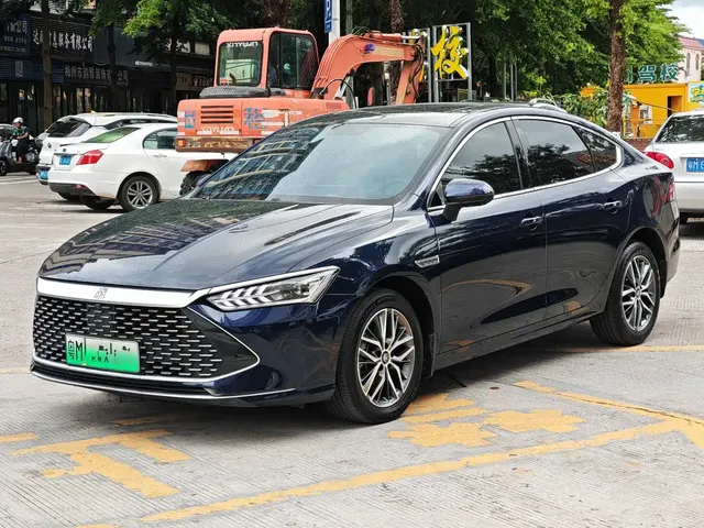 BYD Qin PLUS 2023 Champion Edition DM-i 120KM Surpassing Type