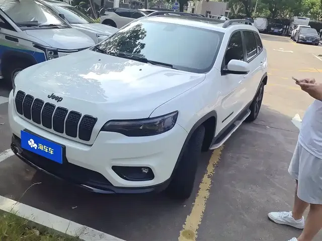 Jeep Cherokee 2020 2.0L 2WD Classic Sport Edition