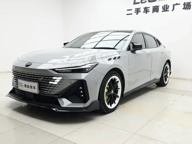 Changan UNI-V 2022 1.5T Smart Pilot Edition