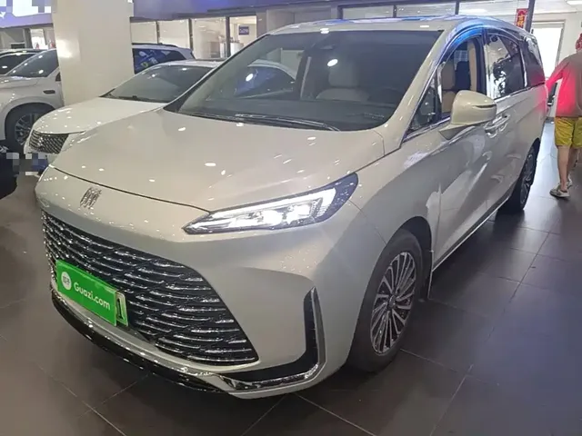 Buick GL8 New Energy 2025 Land Honor Premium Edition 7-Seater