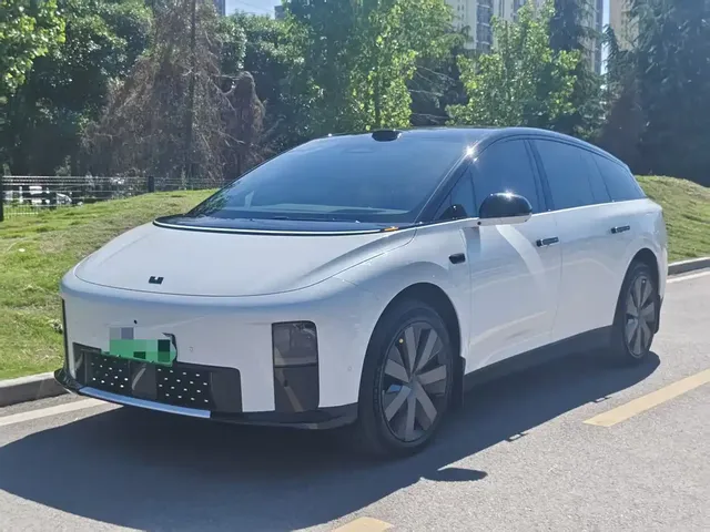 Li Auto i6 2025 4WD Base Model