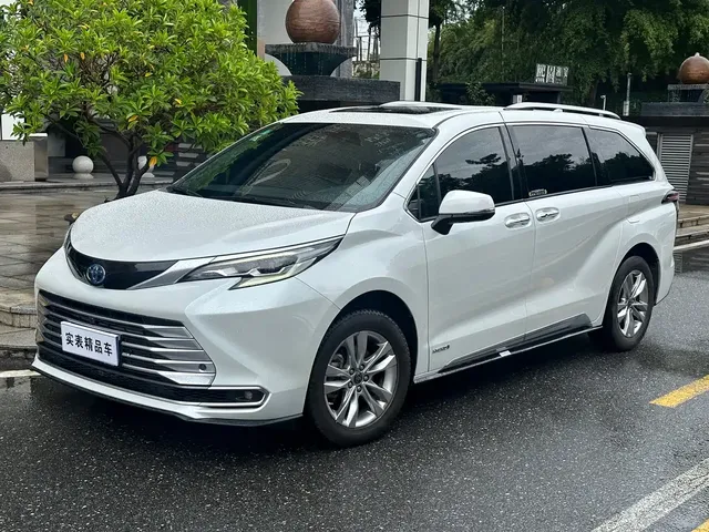 Toyota Sienna 2021 2.5L Hybrid Platinum Edition