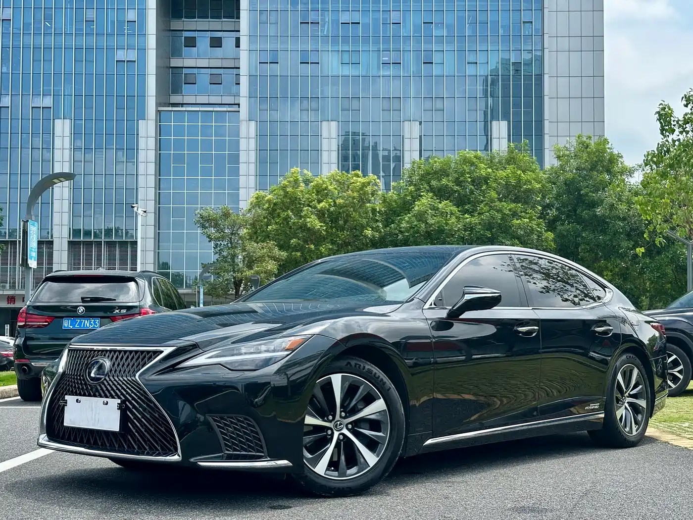 Lexus LS 2021 500h Premium Edition