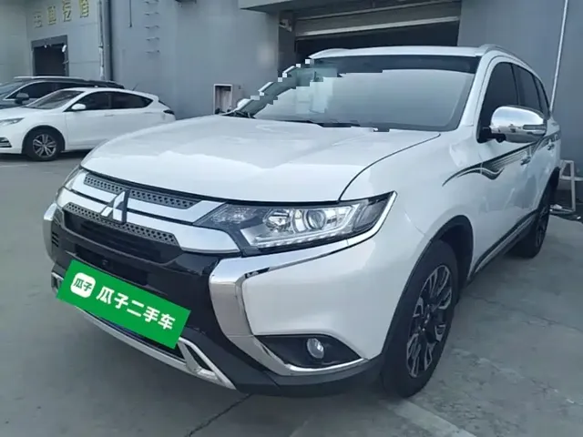 Mitsubishi Outlander 2020 2.0L 2WD Premium 7-seater