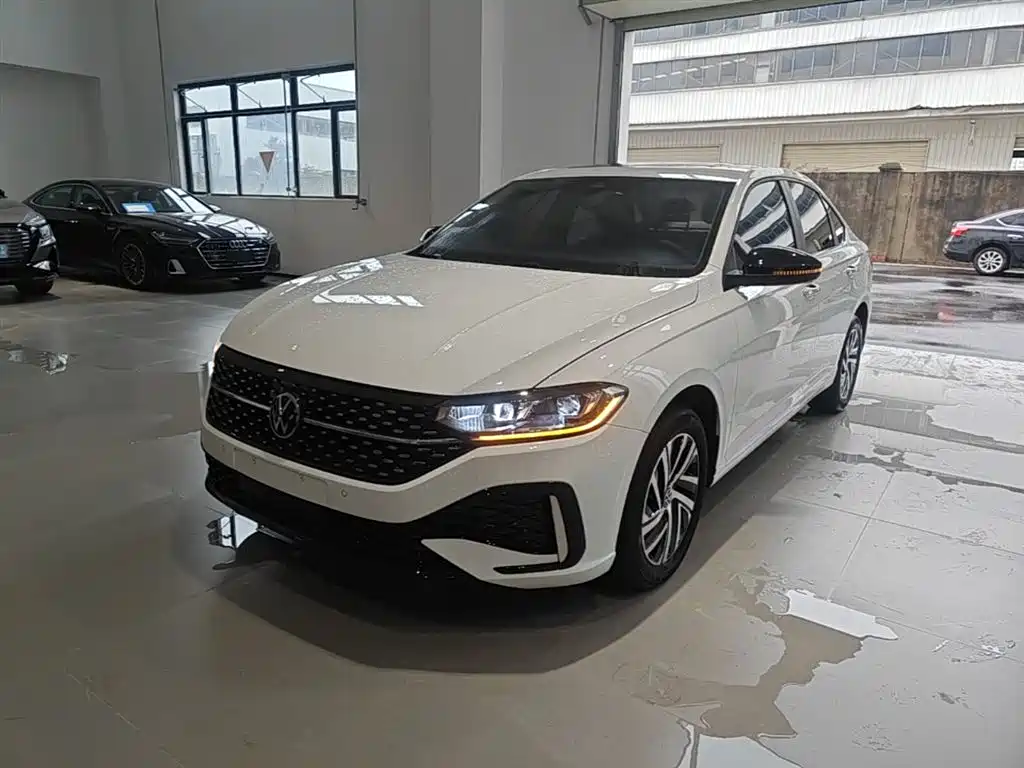 Volkswagen Lavida 2024 Model 300TSI DSG Starlight Leading Edition