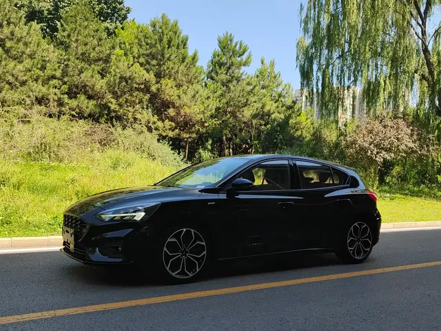 Ford Focus 2020 Hatchback EcoBoost 180 Automatic ST Line