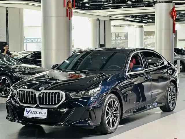 BMW 5 Series 2025 530Li Leading M Sport Package