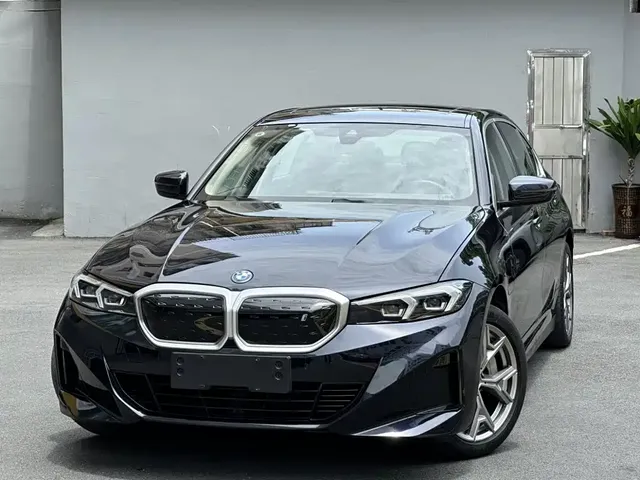 BMW i3 2022 eDrive 35 L