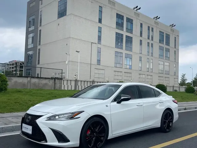Lexus ES 2021 300h F SPORT