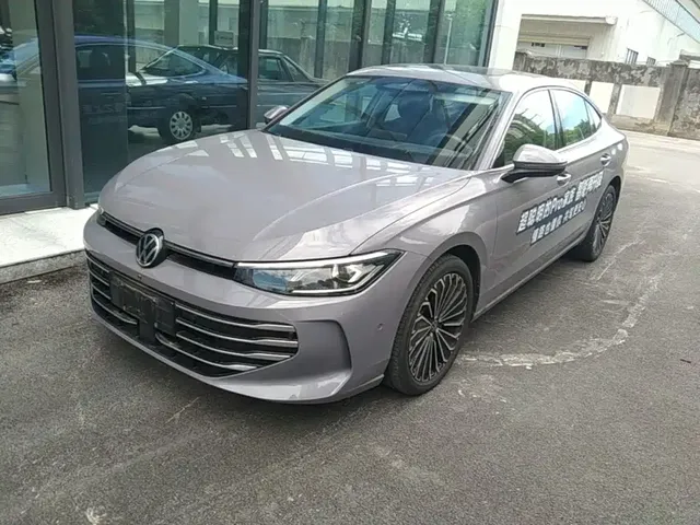 Volkswagen Passat 2025 Model Pro 380TSI Starlight Dragon Premium Edition