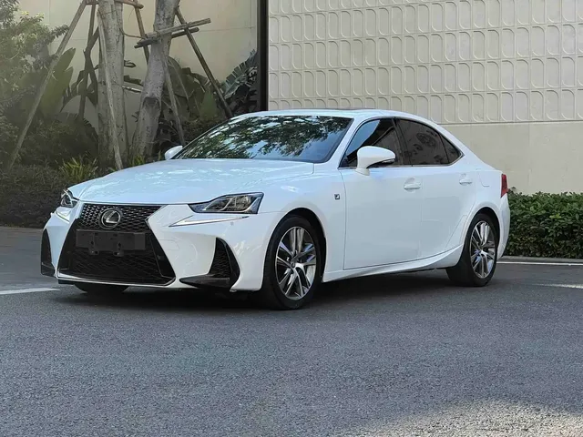 Lexus IS 2017 300 F SPORT