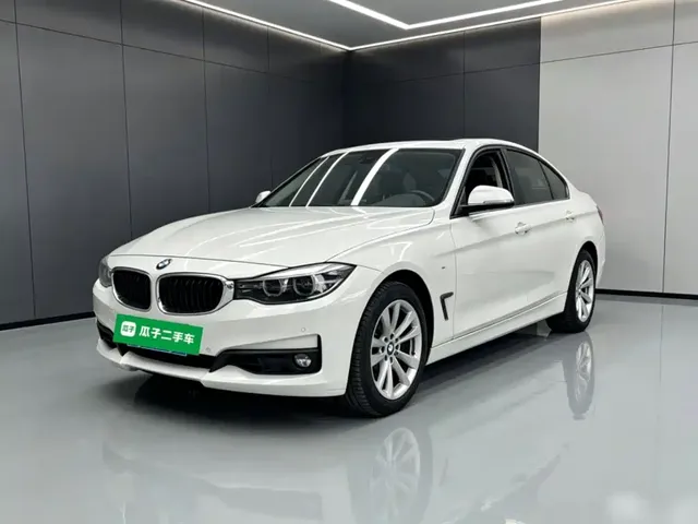 BMW 3 Series GT 2019 320i Fashion Model