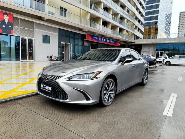 Lexus ES 2020 200 Excellence