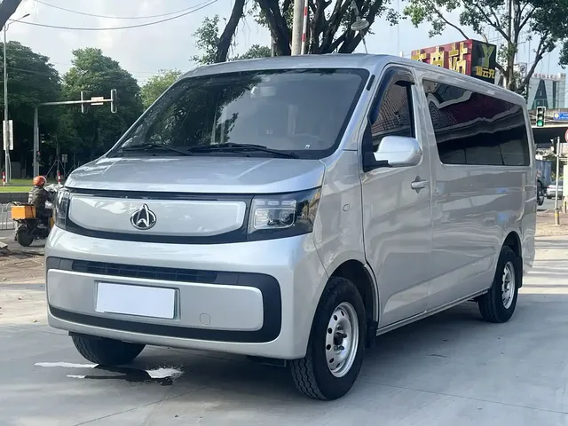 Changan Kaicheng Changan Ruixing EM80 2025 Passenger Version Comfort 6-seater 300km Dual Swing Doors