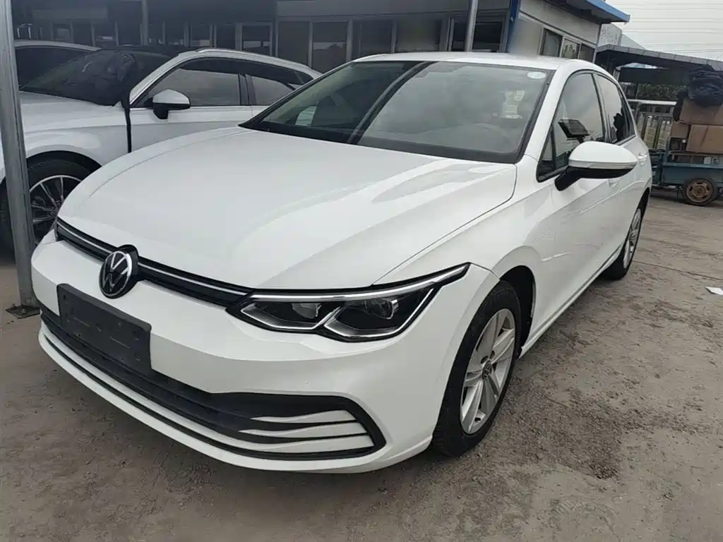 Volkswagen Golf 2023 Model 200TSI DSG