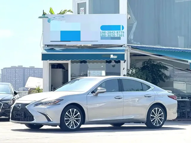 Lexus ES 2020 300h Ultimate Edition