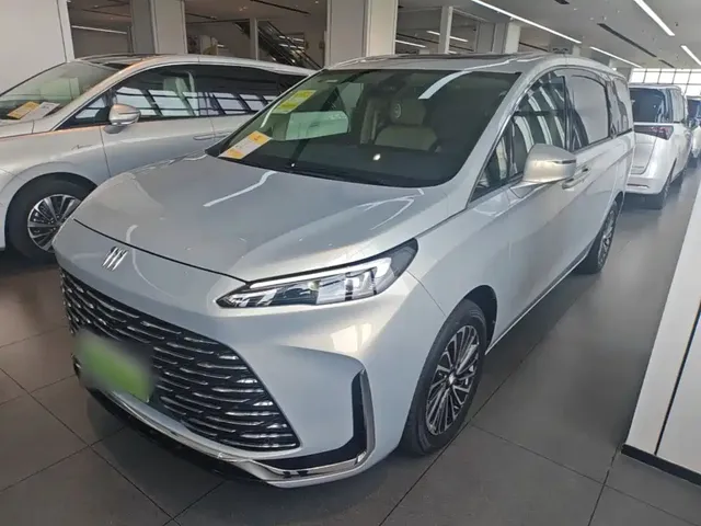 Buick GL8 New Energy 2025 Land Honor Premium Edition 7-Seater
