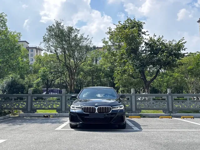 BMW 5 Series 2023 Facelift 530Li Leading M Sport Package
