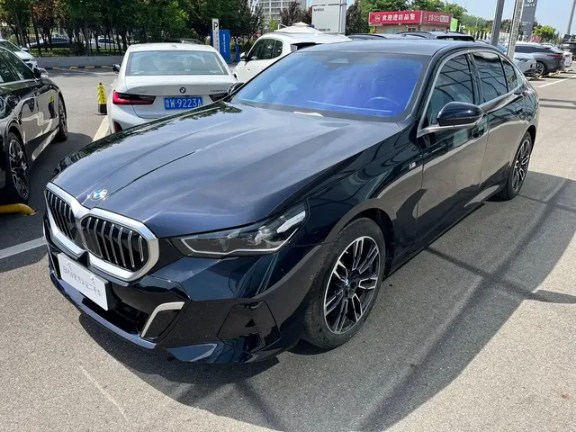 BMW 5 Series 2025 530Li Leading M Sport Package