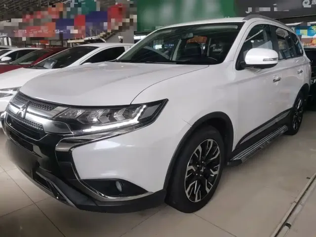 Mitsubishi Outlander 2020 2.4L 4WD Luxury 7-seater