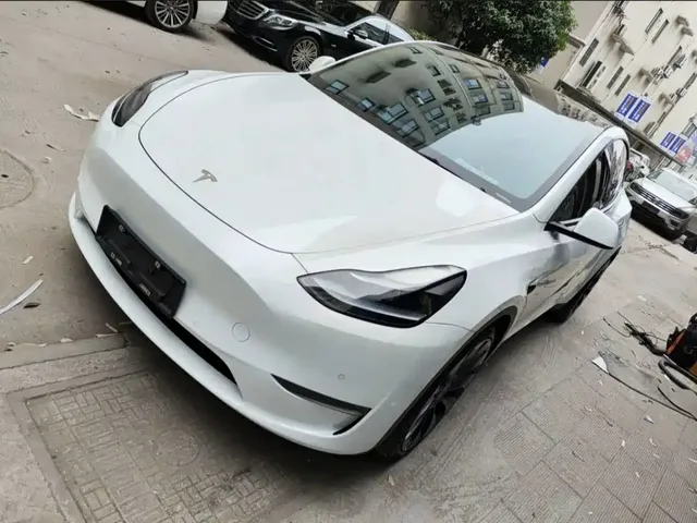 Tesla Model Y 2023 High Performance All-Wheel Drive Edition
