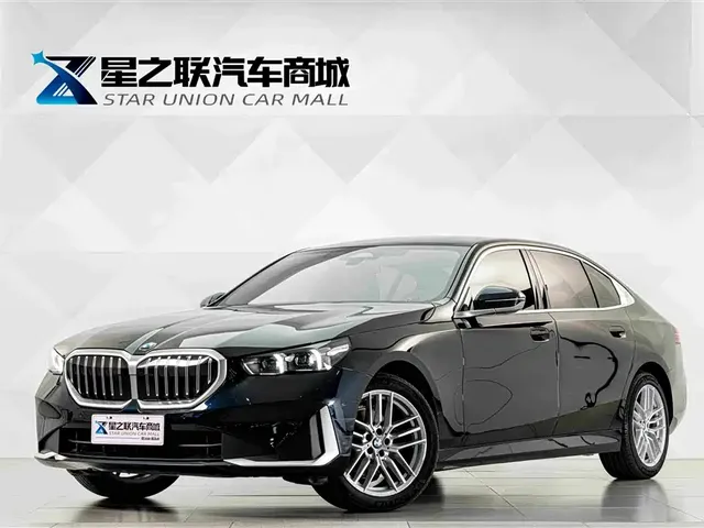 BMW 5 Series 2024 525Li Luxury Package