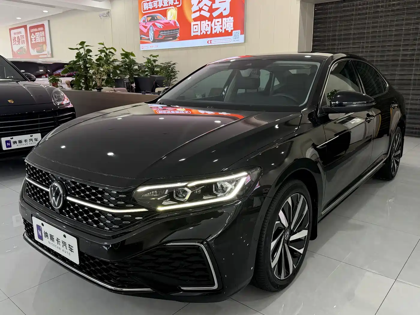 Volkswagen Passat 2022 330TSI Starlight Luxury Edition