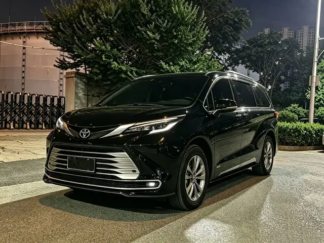 Toyota Sienna 2021 2.5L Hybrid Platinum Edition