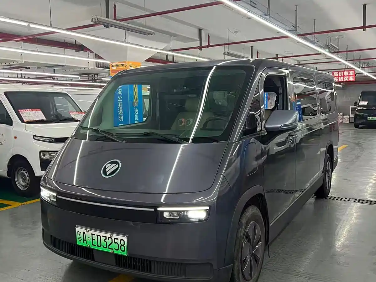 Foton Fengjing i7 2025 Multi-purpose Long Wheelbase FWD CATL 66.67kWh Smart Edition Flat Roof Single Tire 6-Seater