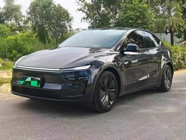 Tesla Model Y 2025 Long Range All-Wheel Drive