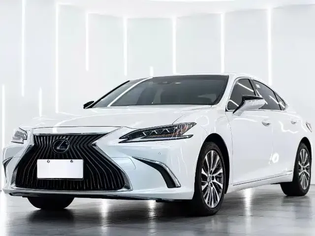 Lexus ES 2021 300h Luxury Edition