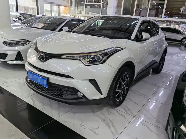 Toyota C-HR 2018 2.0L Leading Sunroof Edition V
