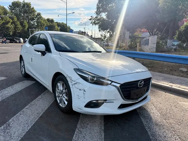 Mazda 3 Axela 2019 Cloud Control Edition Hatchback 1.5L Auto Luxury China V