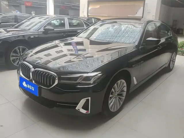 BMW 5 Series 2022 525Li Luxury Package