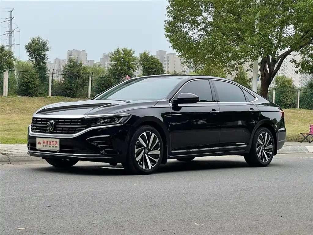 Volkswagen Passat 2023 Facelift 380TSI Luxury Edition