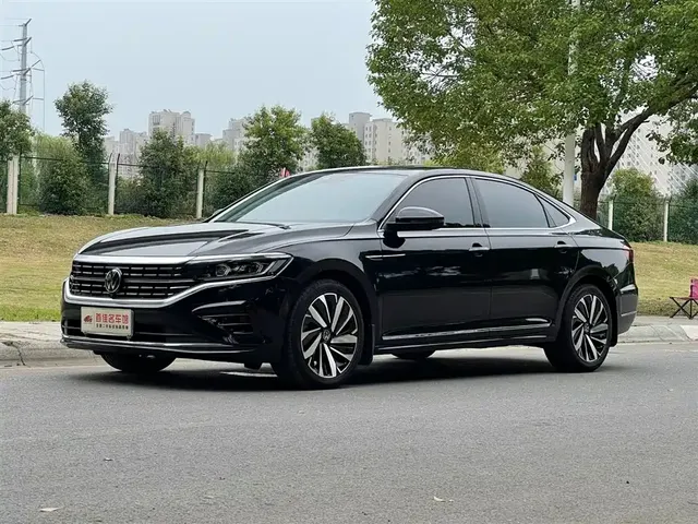 Volkswagen Passat 2023 Facelift 380TSI Luxury Edition