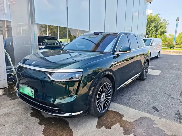 AITO Wenjie AITO M8 2025 Extended Range Ultra 53.4kWh 6-Seater