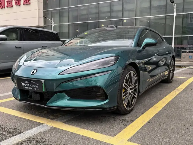 Denza Z9GT 2026 Model Flash Charge Flagship Edition